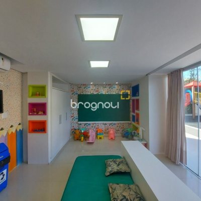Apartamento com 128m², 3 quartos (sendo 1 suíte), 2 garagens, no bairro Agronômica em Florianópolis