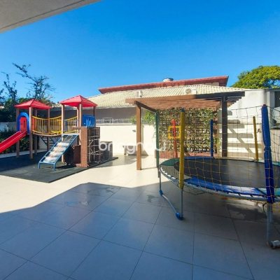 Apartamento com 128m², 3 quartos (sendo 1 suíte), 2 garagens, no bairro Agronômica em Florianópolis