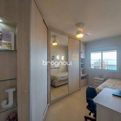 Apartamento com 128m², 3 quartos (sendo 1 suíte), 2 garagens, no bairro Agronômica em Florianópolis