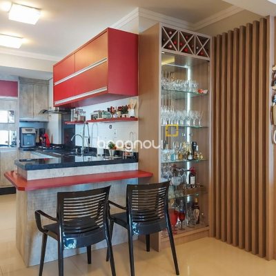 Apartamento com 128m², 3 quartos (sendo 1 suíte), 2 garagens, no bairro Agronômica em Florianópolis