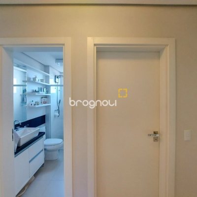 Apartamento com 128m², 3 quartos (sendo 1 suíte), 2 garagens, no bairro Agronômica em Florianópolis