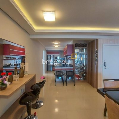 Apartamento com 128m², 3 quartos (sendo 1 suíte), 2 garagens, no bairro Agronômica em Florianópolis