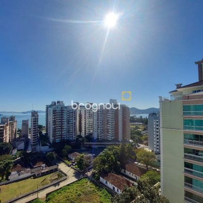 Apartamento com 128m², 3 quartos (sendo 1 suíte), 2 garagens, no bairro Agronômica em Florianópolis