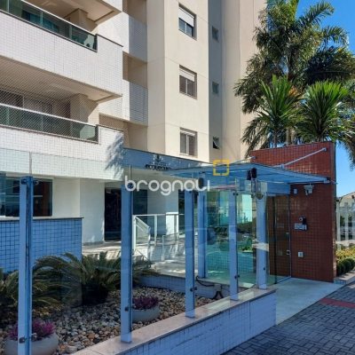 Apartamento com 128m², 3 quartos (sendo 1 suíte), 2 garagens, no bairro Agronômica em Florianópolis
