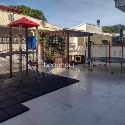 Apartamento com 128m², 3 quartos (sendo 1 suíte), 2 garagens, no bairro Agronômica em Florianópolis