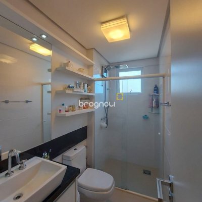 Apartamento com 128m², 3 quartos (sendo 1 suíte), 2 garagens, no bairro Agronômica em Florianópolis