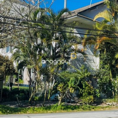 Apartamento com 145m², 3 quartos (sendo 1 suíte), 3 garagens, no bairro Lagoa da Conceição em Florianópolis