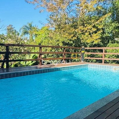 Apartamento com 145m², 3 quartos (sendo 1 suíte), 3 garagens, no bairro Lagoa da Conceição em Florianópolis