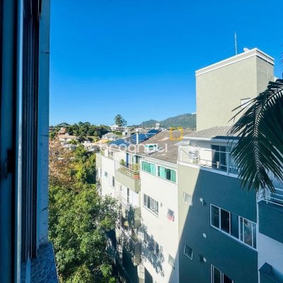 Apartamento com 145m², 3 quartos (sendo 1 suíte), 3 garagens, no bairro Lagoa da Conceição em Florianópolis