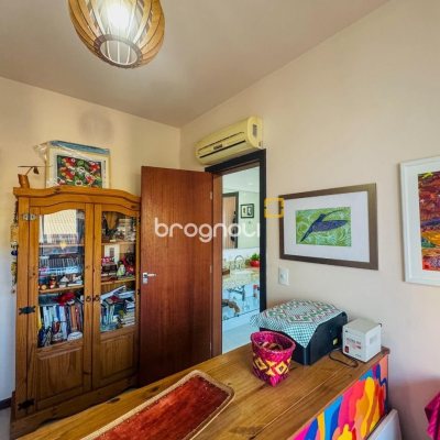 Apartamento com 145m², 3 quartos (sendo 1 suíte), 3 garagens, no bairro Lagoa da Conceição em Florianópolis