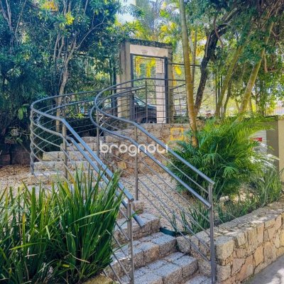 Apartamento com 145m², 3 quartos (sendo 1 suíte), 3 garagens, no bairro Lagoa da Conceição em Florianópolis
