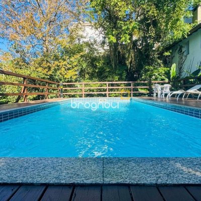 Apartamento com 145m², 3 quartos (sendo 1 suíte), 3 garagens, no bairro Lagoa da Conceição em Florianópolis