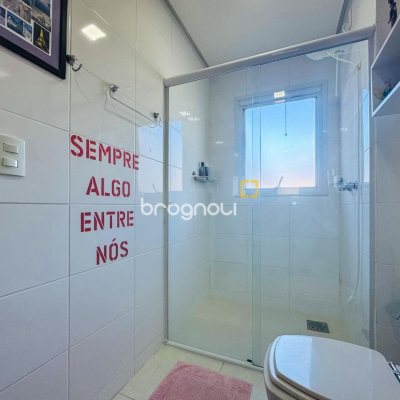 Apartamento com 145m², 3 quartos (sendo 1 suíte), 3 garagens, no bairro Lagoa da Conceição em Florianópolis