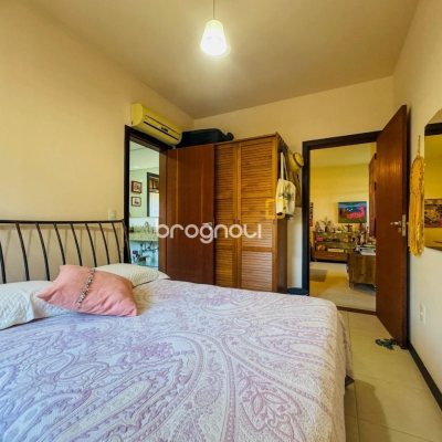 Apartamento com 145m², 3 quartos (sendo 1 suíte), 3 garagens, no bairro Lagoa da Conceição em Florianópolis