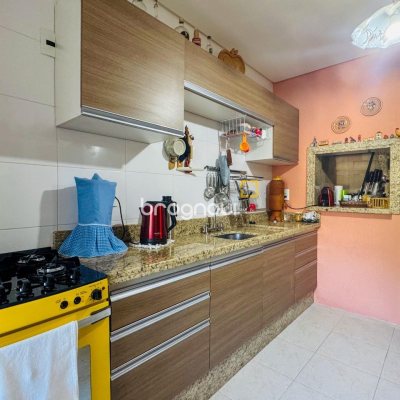 Apartamento com 145m², 3 quartos (sendo 1 suíte), 3 garagens, no bairro Lagoa da Conceição em Florianópolis