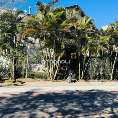 Apartamento com 145m², 3 quartos (sendo 1 suíte), 3 garagens, no bairro Lagoa da Conceição em Florianópolis