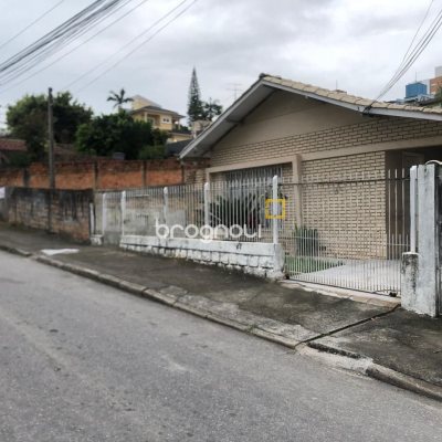 Casa com 120m², 2 quartos, 1 garagem, no bairro Estreito em Florianópolis