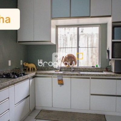 Casa com 120m², 2 quartos, 1 garagem, no bairro Estreito em Florianópolis