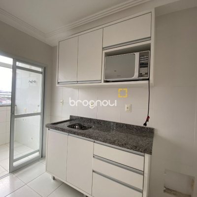 Cobertura com 97m², 3 quartos (sendo 3 suítes), 2 garagens, no bairro Capoeiras em Florianópolis