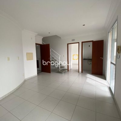 Cobertura com 97m², 3 quartos (sendo 3 suítes), 2 garagens, no bairro Capoeiras em Florianópolis