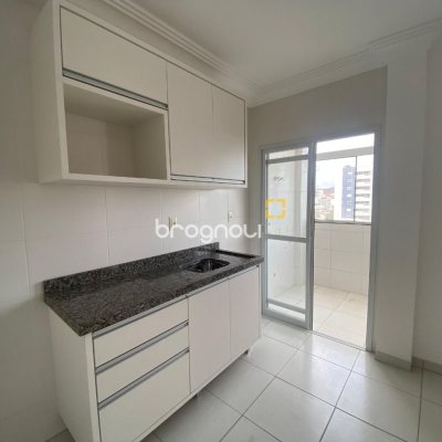 Cobertura com 99m², 3 quartos (sendo 3 suítes), 2 garagens, no bairro Capoeiras em Florianópolis