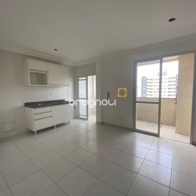 Cobertura com 99m², 3 quartos (sendo 3 suítes), 2 garagens, no bairro Capoeiras em Florianópolis