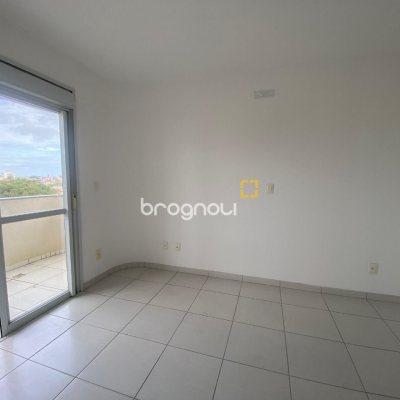 Cobertura com 99m², 3 quartos (sendo 3 suítes), 2 garagens, no bairro Capoeiras em Florianópolis