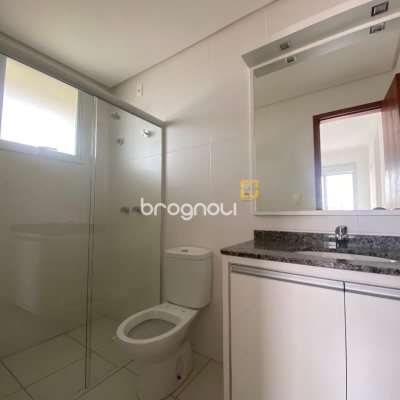 Cobertura com 99m², 3 quartos (sendo 3 suítes), 2 garagens, no bairro Capoeiras em Florianópolis
