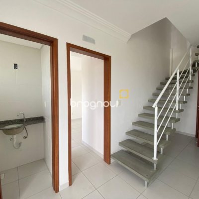 Cobertura com 99m², 3 quartos (sendo 3 suítes), 2 garagens, no bairro Capoeiras em Florianópolis