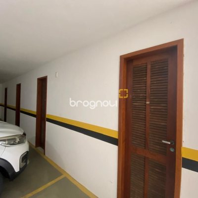 Cobertura com 97m², 3 quartos (sendo 3 suítes), 2 garagens, no bairro Capoeiras em Florianópolis