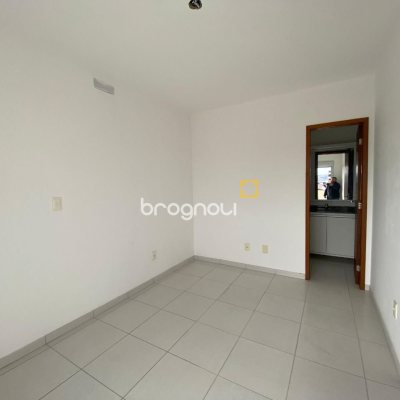 Cobertura com 97m², 3 quartos (sendo 3 suítes), 2 garagens, no bairro Capoeiras em Florianópolis