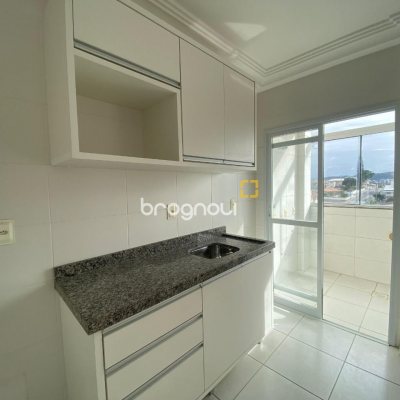 Cobertura com 97m², 3 quartos (sendo 3 suítes), 2 garagens, no bairro Capoeiras em Florianópolis