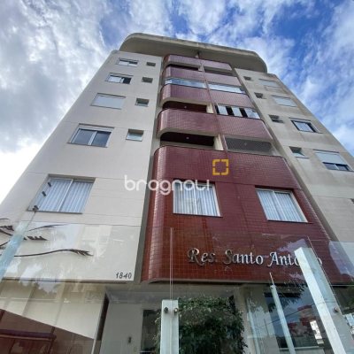 Cobertura com 97m², 3 quartos (sendo 3 suítes), 2 garagens, no bairro Capoeiras em Florianópolis