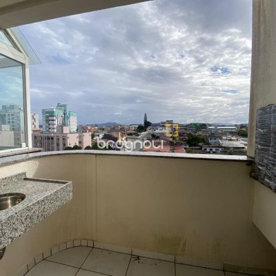 Cobertura com 97m², 3 quartos (sendo 3 suítes), 2 garagens, no bairro Capoeiras em Florianópolis