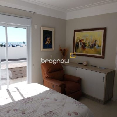 Cobertura com 272m², 4 quartos (sendo 3 suítes), 3 garagens, no bairro Ingleses em Florianópolis