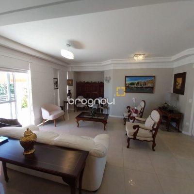 Cobertura com 272m², 4 quartos (sendo 3 suítes), 3 garagens, no bairro Ingleses em Florianópolis