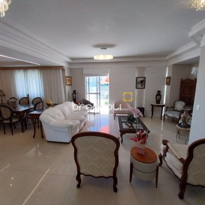 Cobertura com 272m², 4 quartos (sendo 3 suítes), 3 garagens, no bairro Ingleses em Florianópolis