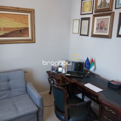 Cobertura com 272m², 4 quartos (sendo 3 suítes), 3 garagens, no bairro Ingleses em Florianópolis