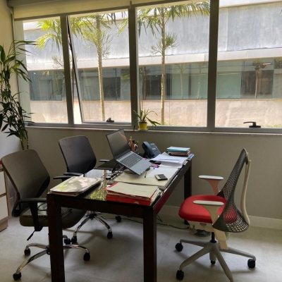 Sala com 51m², no bairro Saco Grande em Florianópolis