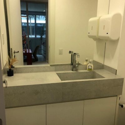 Sala com 51m², no bairro Saco Grande em Florianópolis
