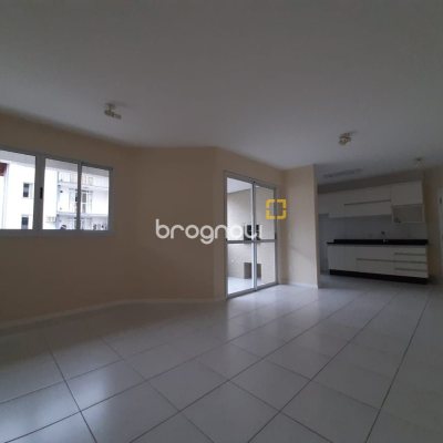 Apartamento com 78m², 2 quartos (sendo 1 suíte), 1 garagem, no bairro Trindade em Florianópolis