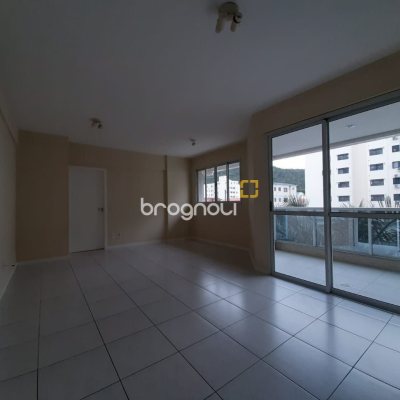Apartamento com 78m², 2 quartos (sendo 1 suíte), 1 garagem, no bairro Trindade em Florianópolis