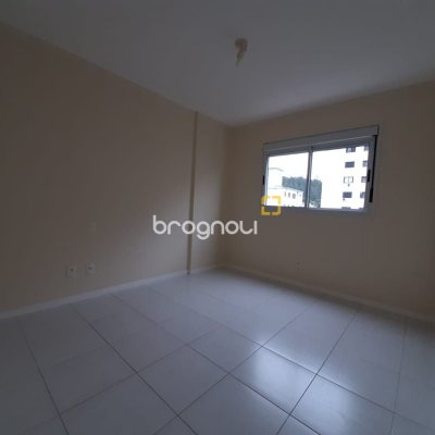 Apartamento com 78m², 2 quartos (sendo 1 suíte), 1 garagem, no bairro Trindade em Florianópolis