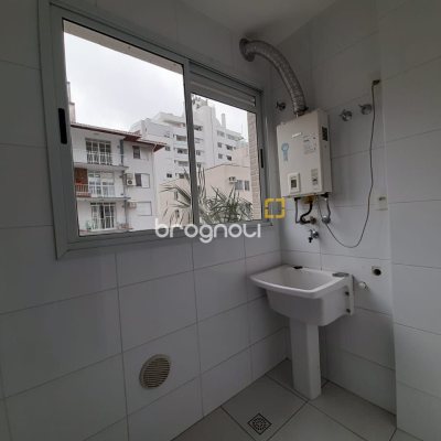 Apartamento com 78m², 2 quartos (sendo 1 suíte), 1 garagem, no bairro Trindade em Florianópolis