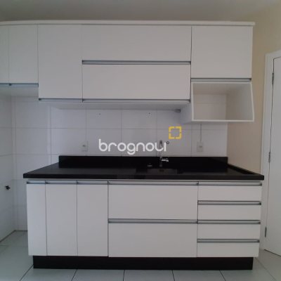 Apartamento com 78m², 2 quartos (sendo 1 suíte), 1 garagem, no bairro Trindade em Florianópolis