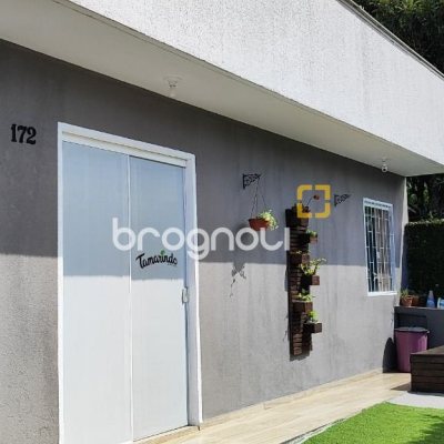 Casa com 311m², 3 quartos (sendo 1 suíte), 3 garagens, no bairro Serraria em São José