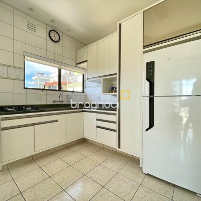 Cobertura com 229m², 3 quartos (sendo 3 suítes), 2 garagens, no bairro Canasvieiras em Florianópolis