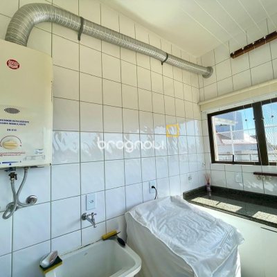 Cobertura com 229m², 3 quartos (sendo 3 suítes), 2 garagens, no bairro Canasvieiras em Florianópolis