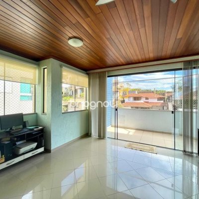 Cobertura com 229m², 3 quartos (sendo 3 suítes), 2 garagens, no bairro Canasvieiras em Florianópolis