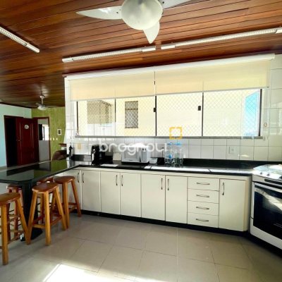 Cobertura com 229m², 3 quartos (sendo 3 suítes), 2 garagens, no bairro Canasvieiras em Florianópolis